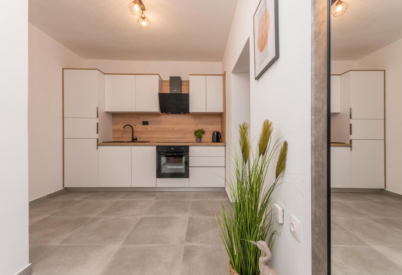 Apartmani A&M Biograd Na Moru Extérieur photo
