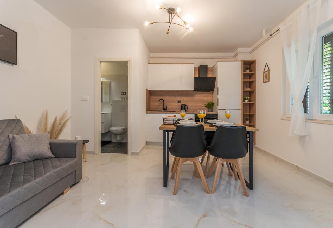 Apartmani A&M Biograd Na Moru Extérieur photo