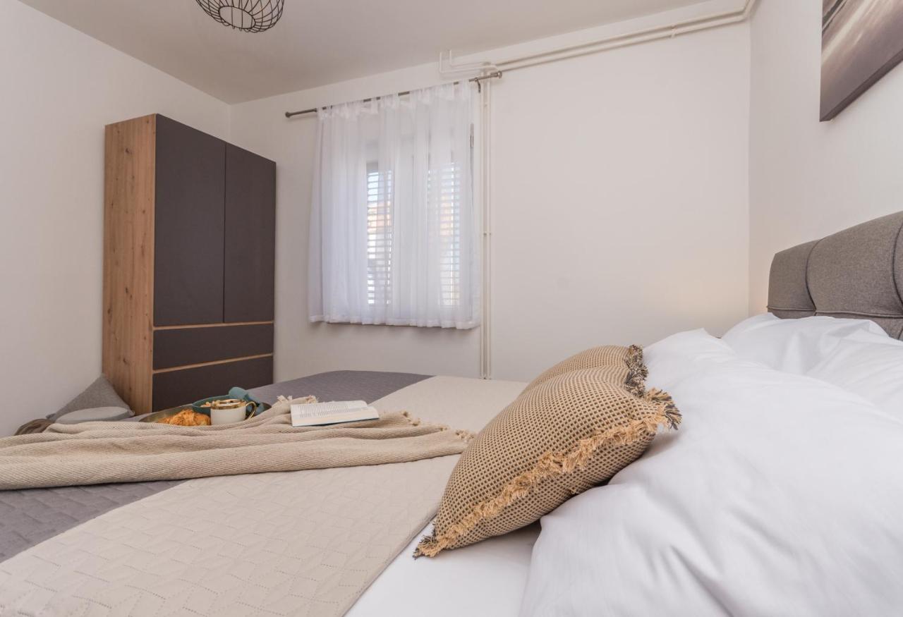 Apartmani A&M Biograd Na Moru Extérieur photo
